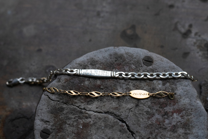 grabado de joyas y pulseras